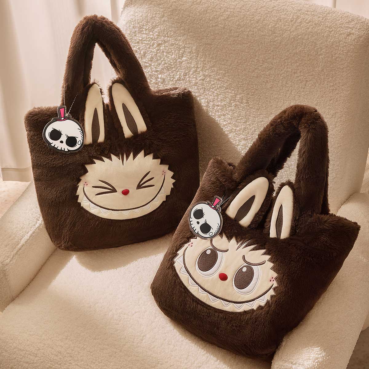  Classic Bag Series- LABUBU Reversible Plush Bag
