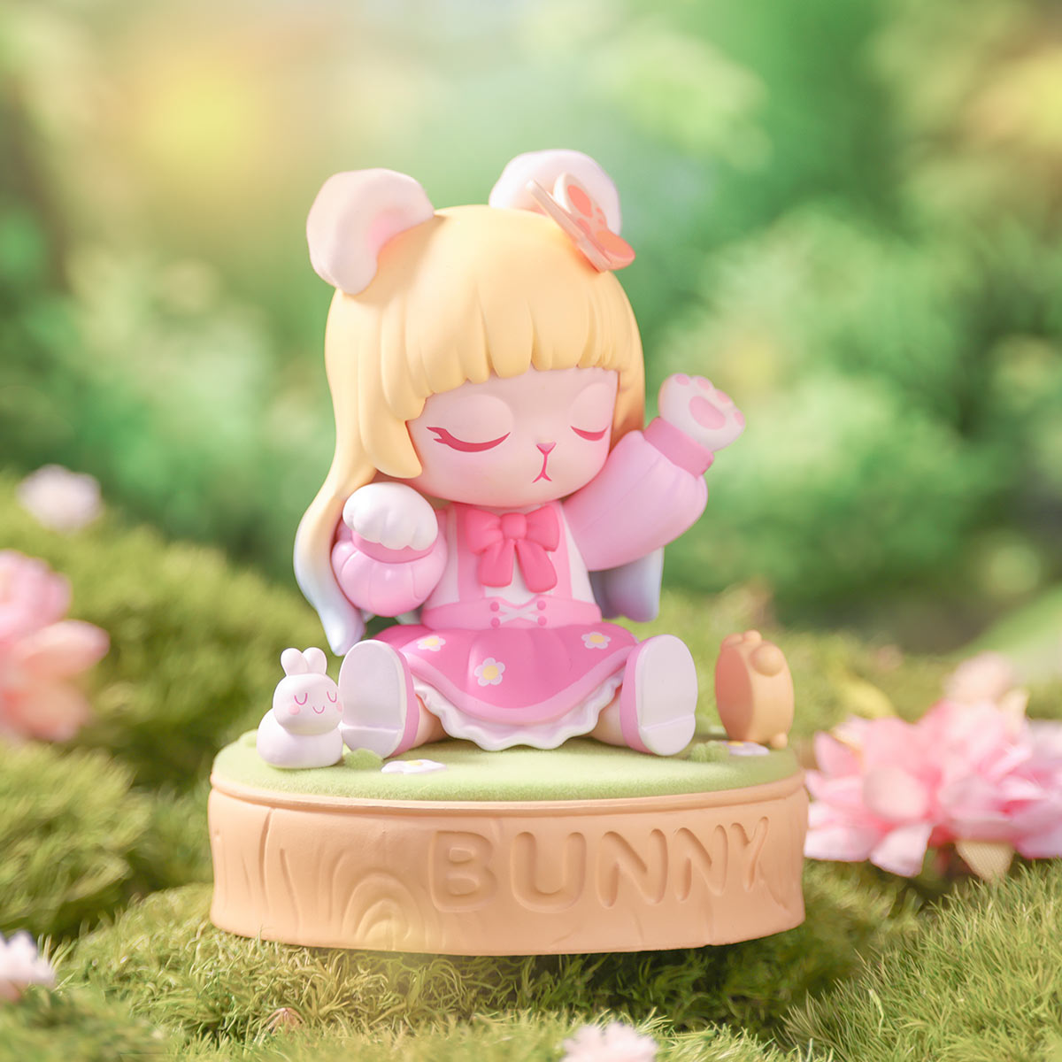  BUNNY Pink Sweetheart Figurine